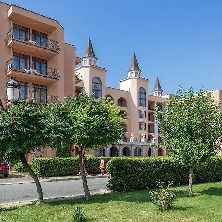 Palazzo Hotel *