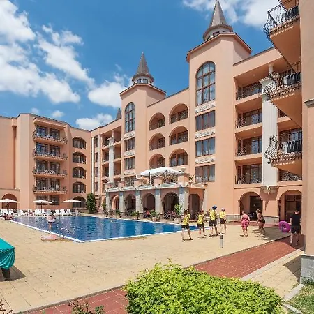 Palazzo Hotel *