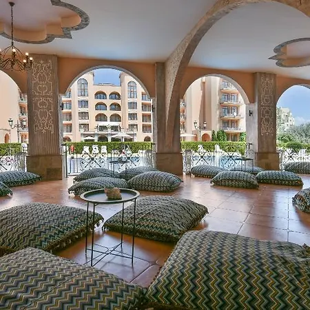 Palazzo Hotel *